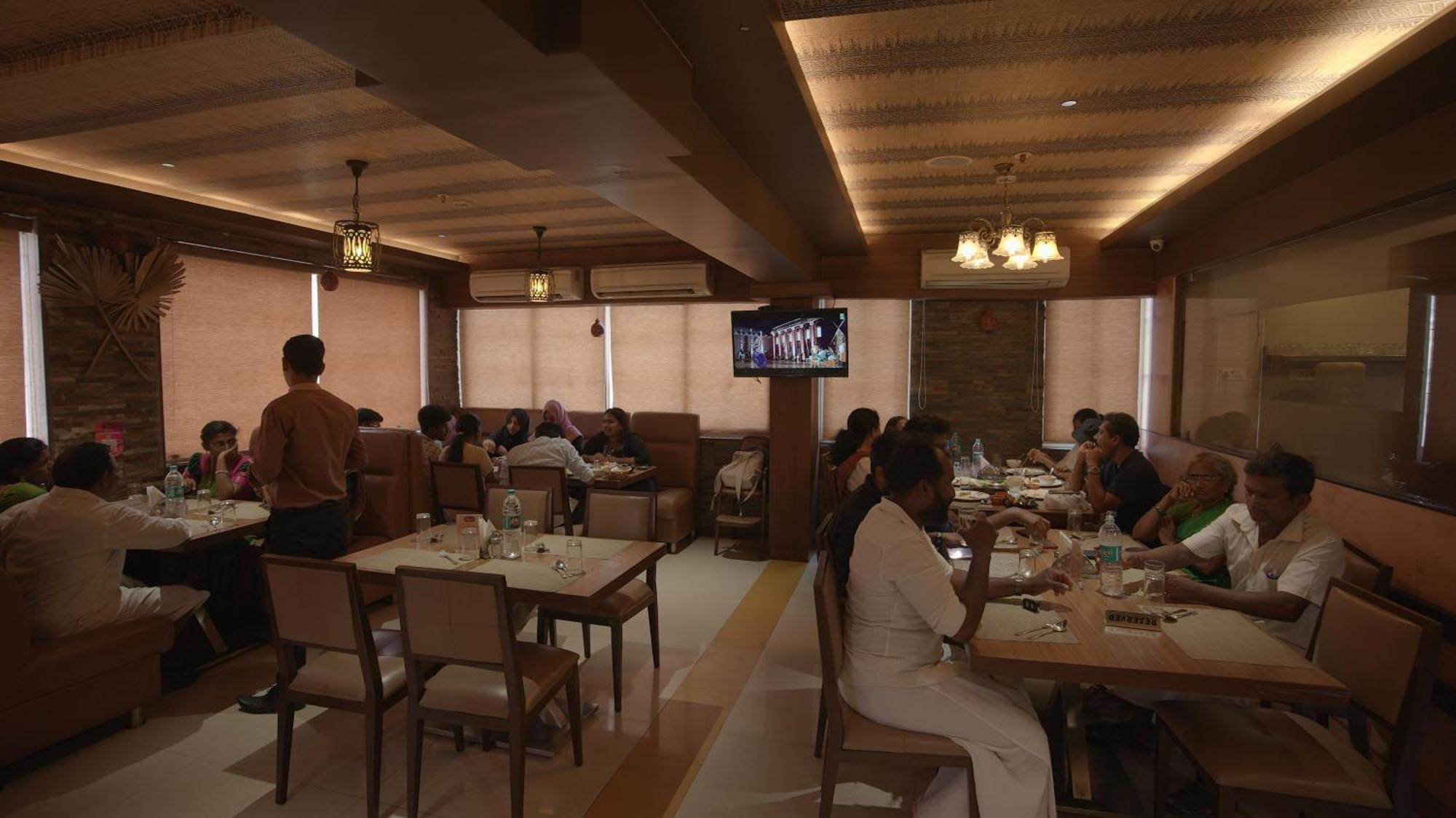 Hotel SRR Grand Chennai Exterior foto
